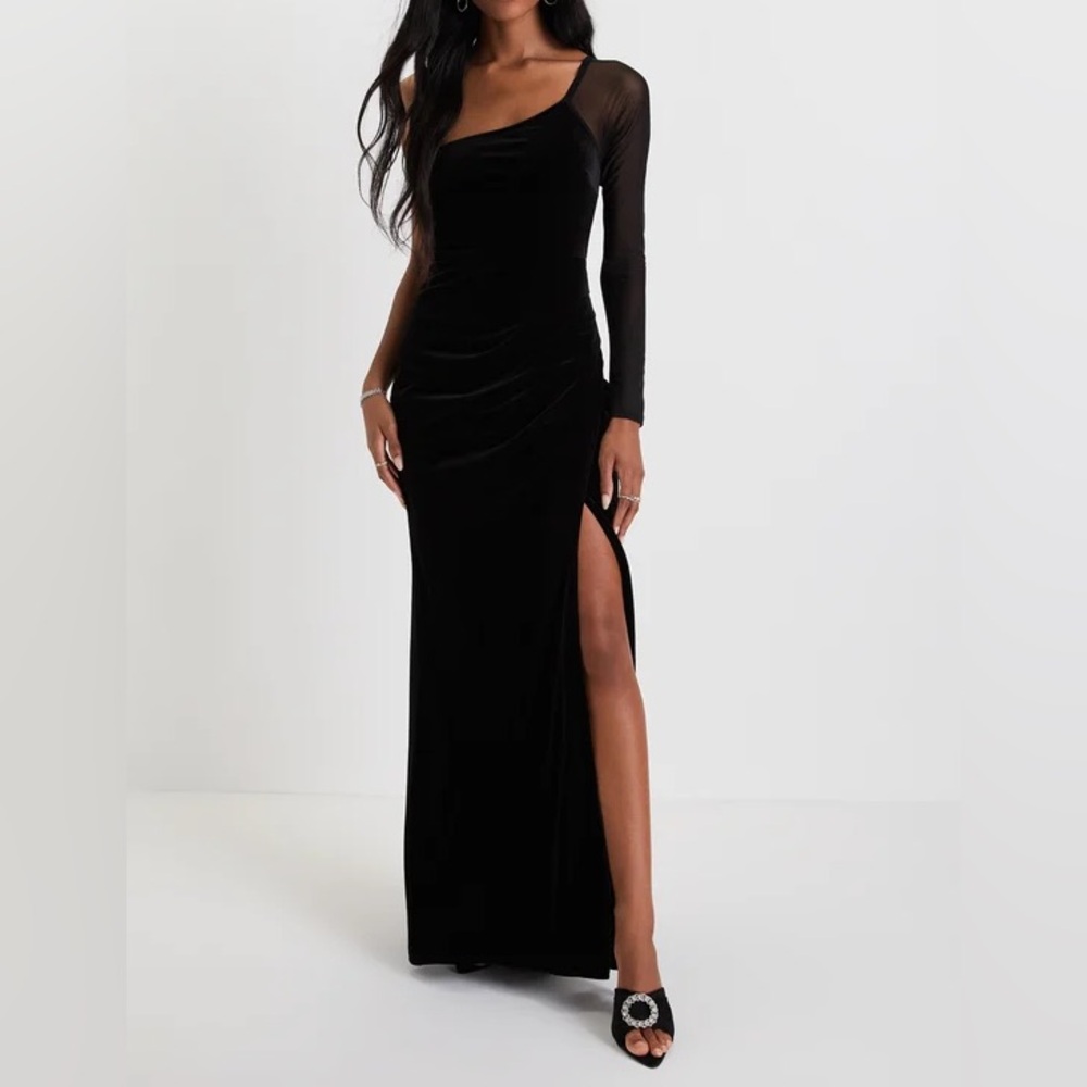 Lulu's Black One-Shoulder Velvet Maxi Dress with Sheer Sleeve